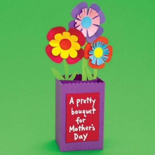 come creare dei vasetti con fiori di carta per festa della mamma