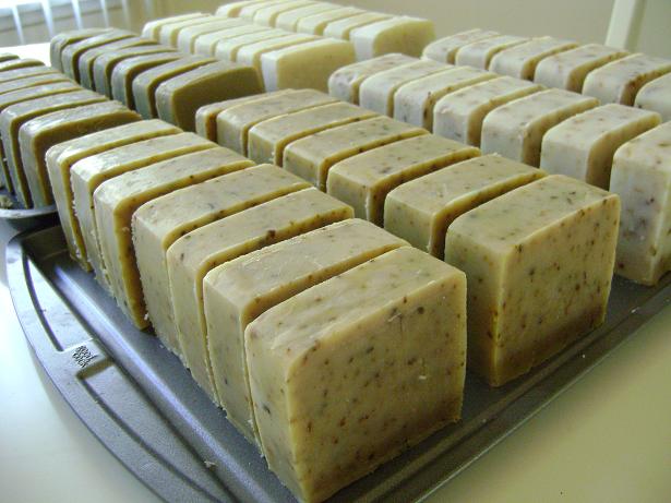 хозяйственное мыло производство. станок для производства мыла хозяйственного. производство хозяйственного мыла. мыло для ресторанов. из чего делают хозяйственное мыло.