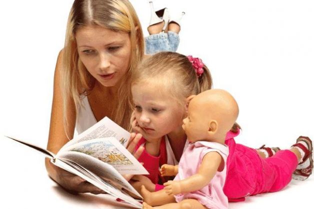 La ricerca afferma che leggere ai bambini faccia bene biologicamente al loro cervello