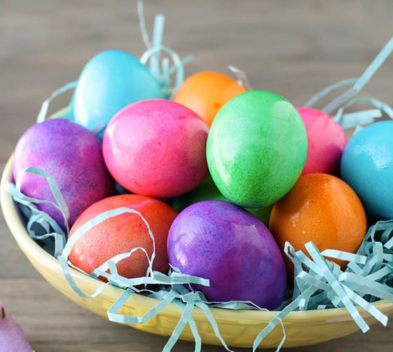 Come colorare uova sode per Pasqua con i bambini