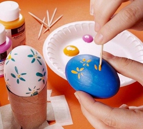 Come decorare le uova di polistirolo, due idee creative