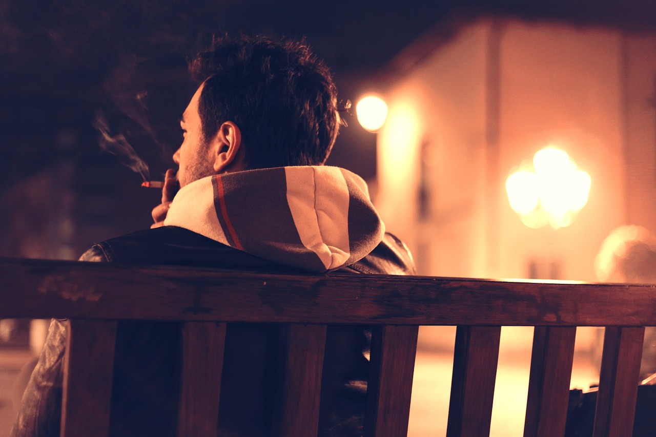 Cosa fare se un figlio adolescente fuma