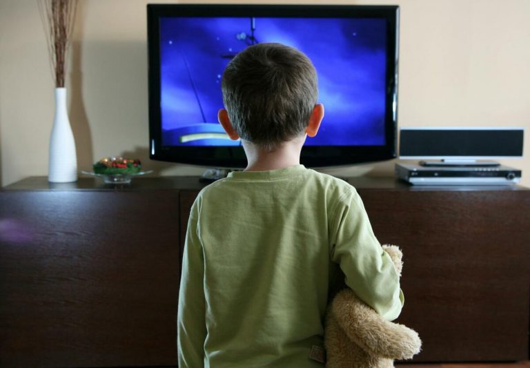 Bambini e televisione: istruzioni per l'uso