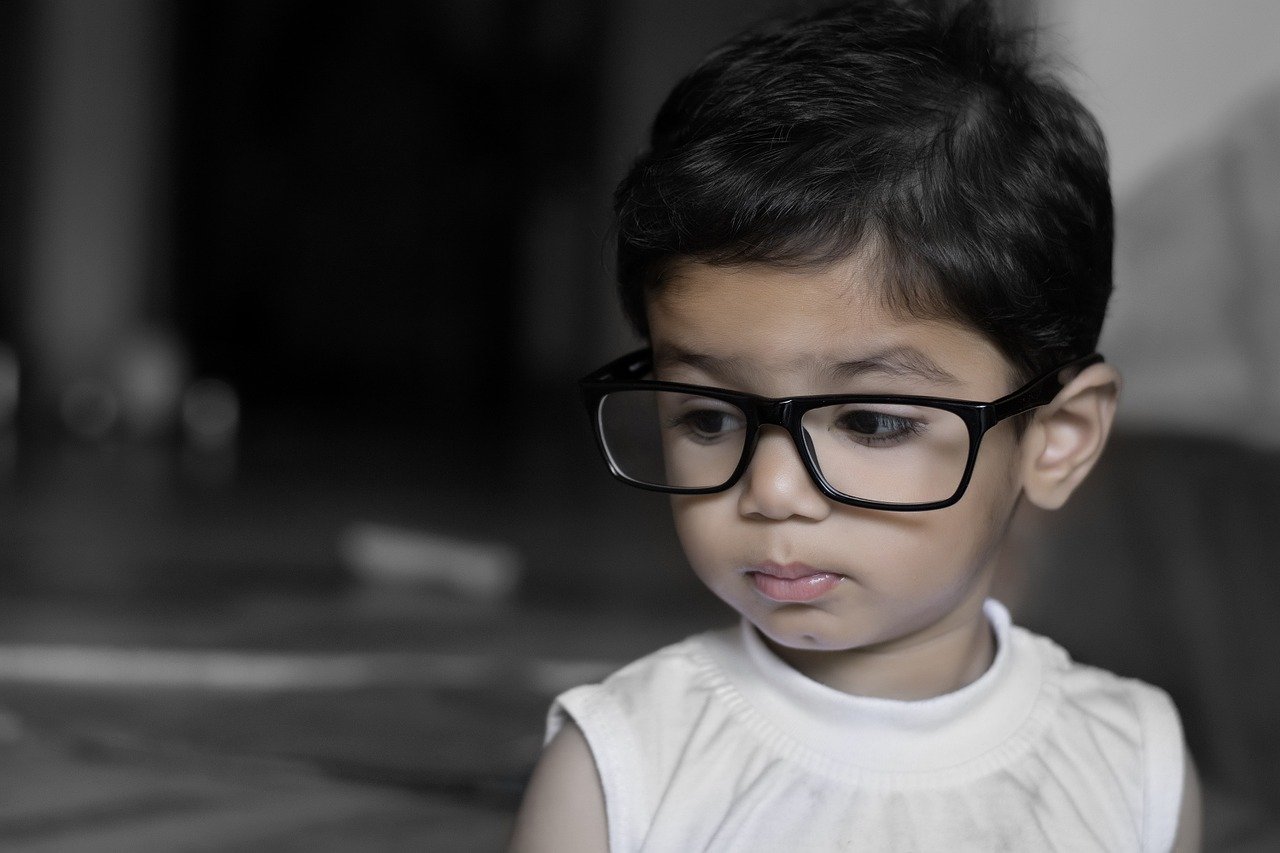 come scegliere gli occhiali per bambini