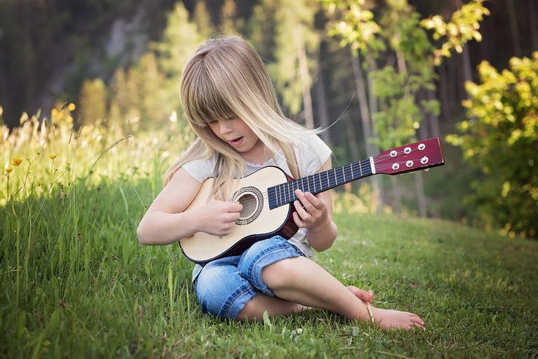 sviluppare attitudine musicale bambini
