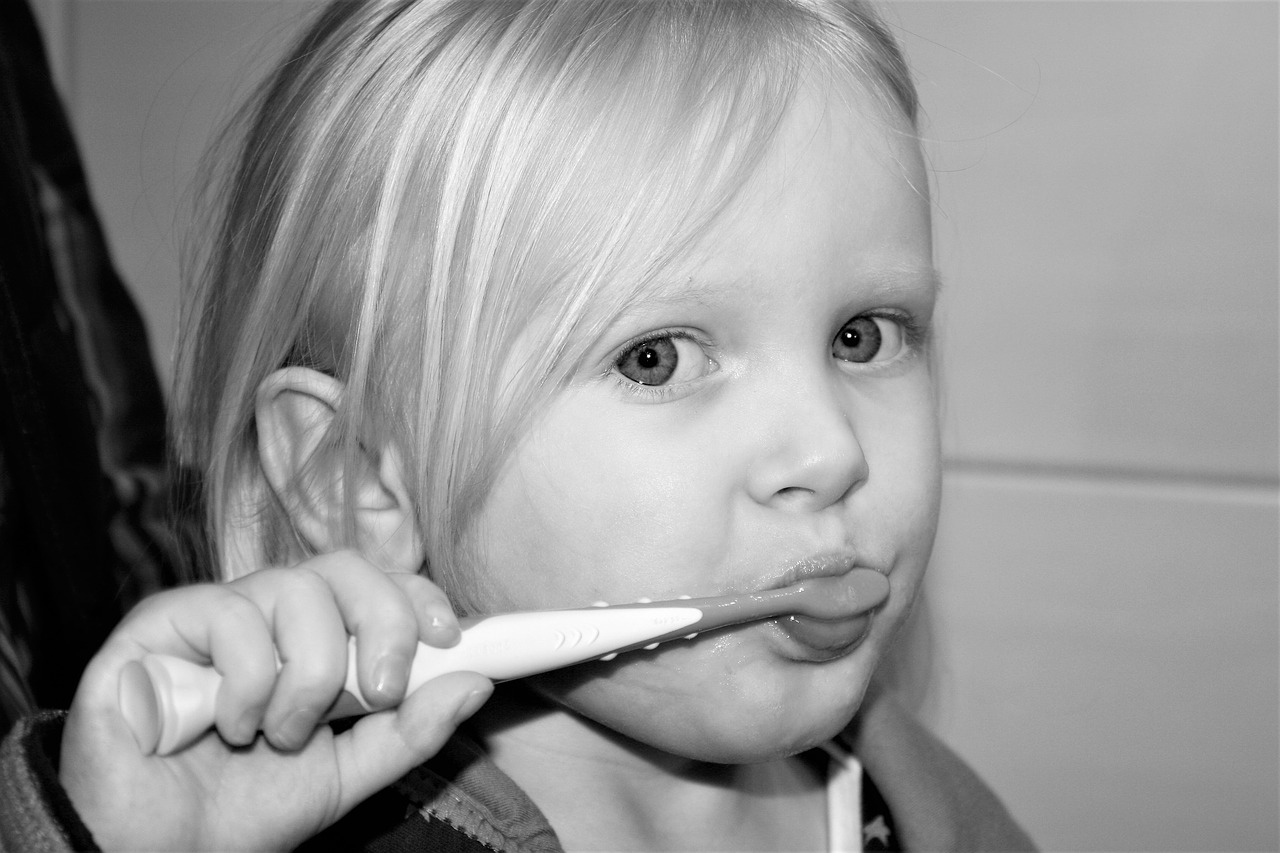 lavare denti bimbi