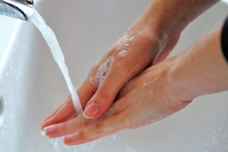 importanza lavare mani correttamente