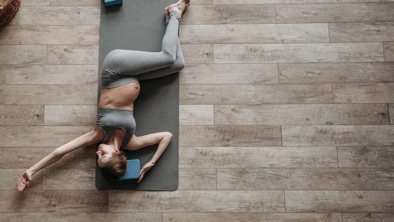 esercizio fisico durante la gravidanza yoga