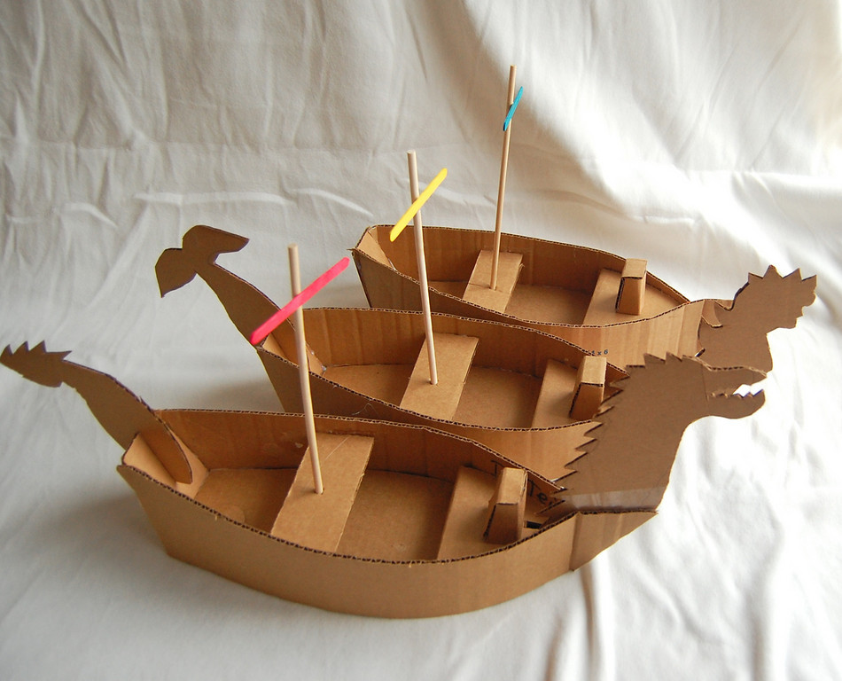 come costruire una barca di cartone per bambini guida