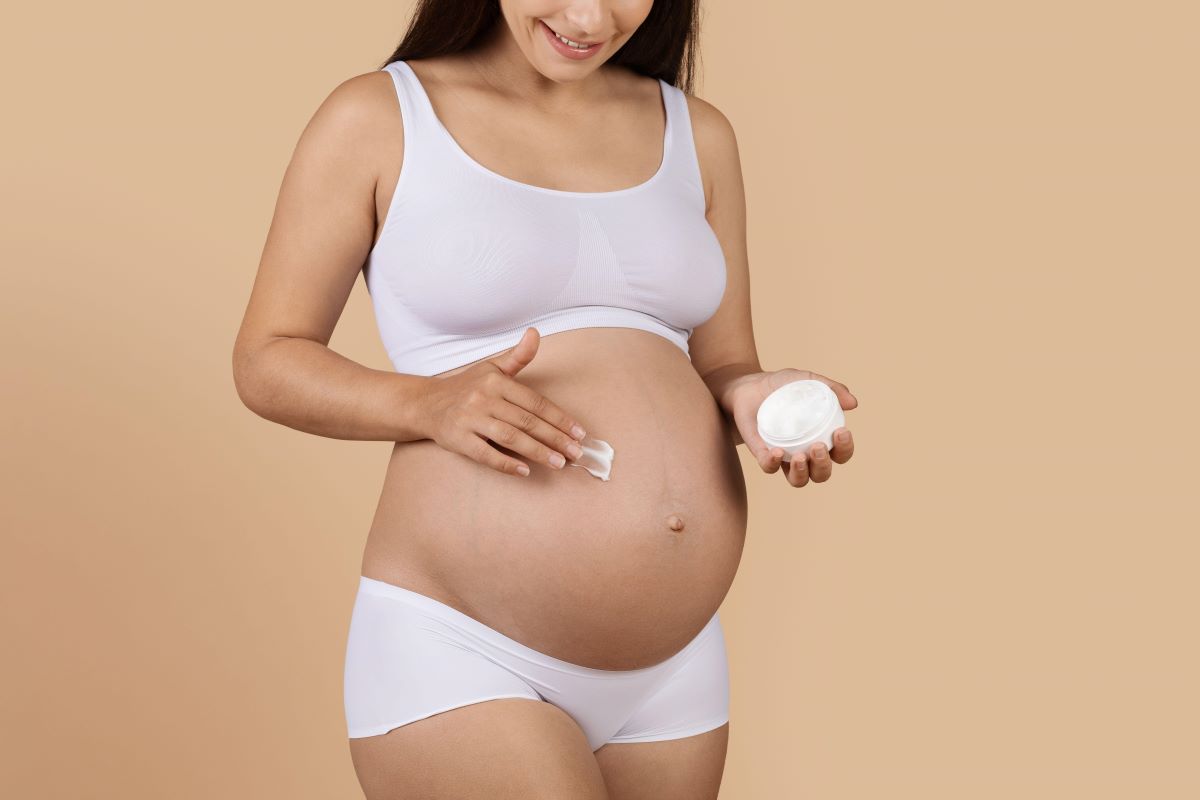 come evitare smagliature in gravidanza
