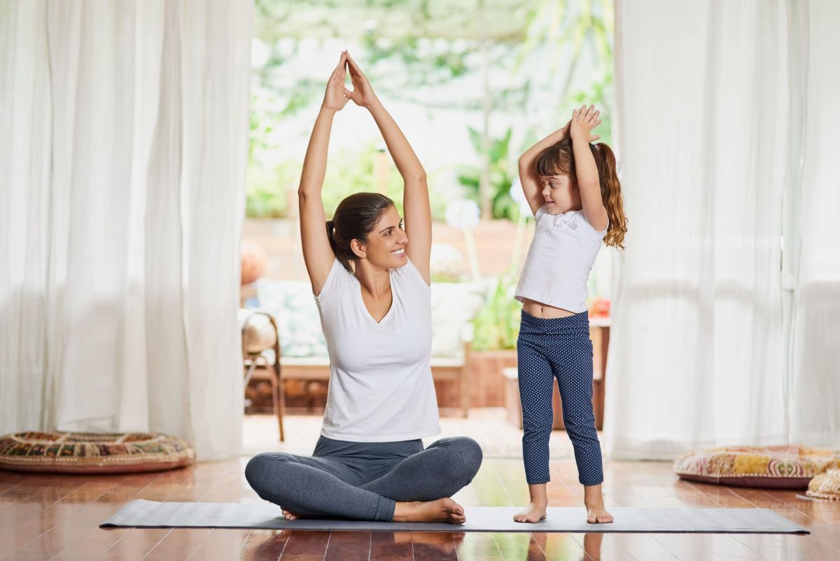 come spiegare lo yoga ai bambini