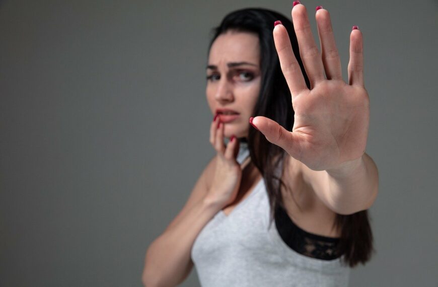 Violenza contro le donne: i numeri in Italia, più a rischio le giovanissime