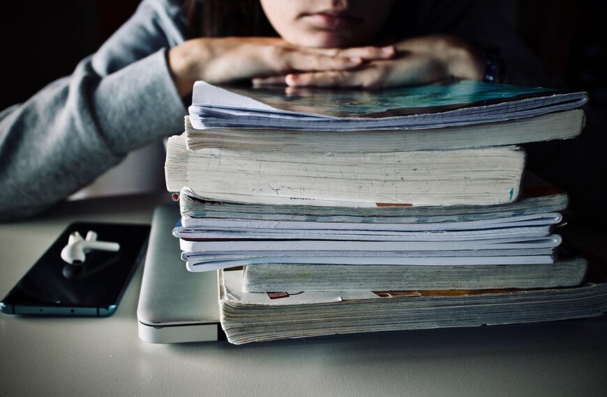 Bonus libri scolastici, in arrivo il contributo per famiglie con Isee sotto i 30mila euro