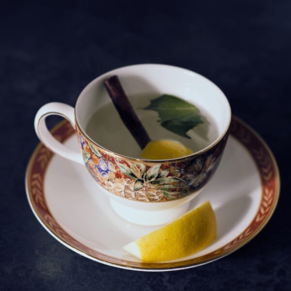 Il corpo chiede pietà: la tisana giusta dopo le abbuffate