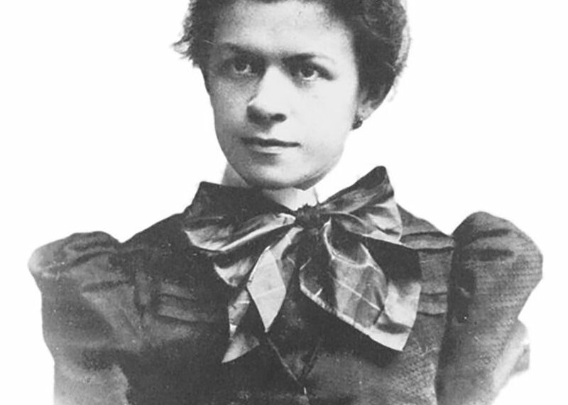 Quando il passo indietro lo ha fatto la moglie di Einstein…