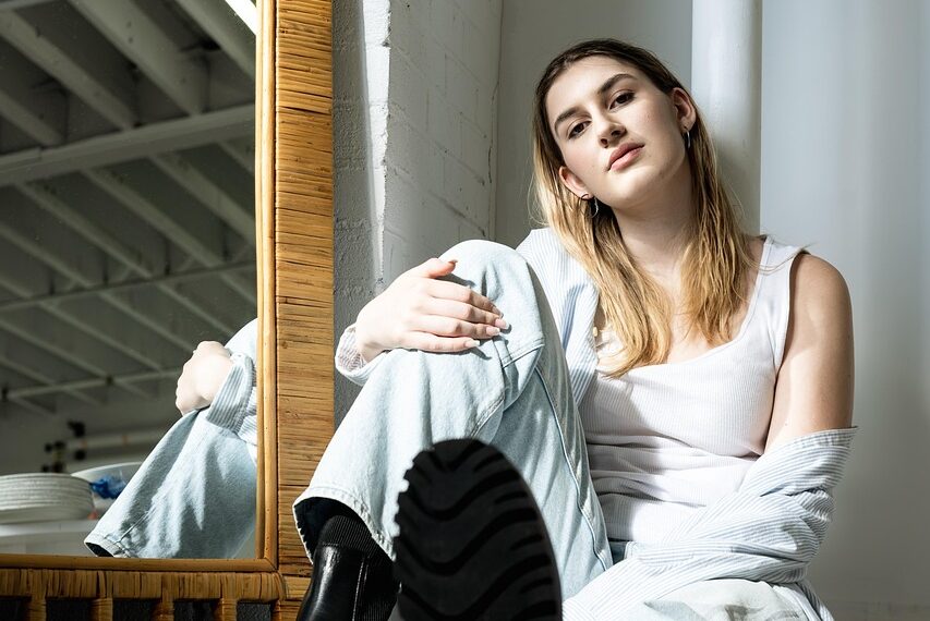 La pressione sociale sugli adolescenti per essere sempre belli