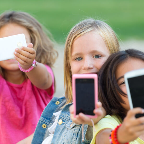 Cellulari, internet e social: ora possiamo studiare la rivoluzione tecnologica