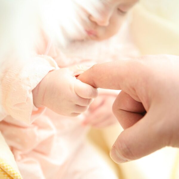 Massimo Agosti: «Tra mamma e bambino il contatto è un bisogno»