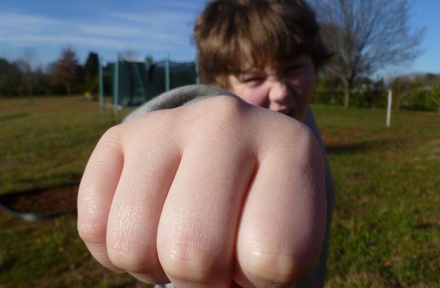 Giovani violenti, Daniele Novara: «La scuola deve insegnare a vivere»