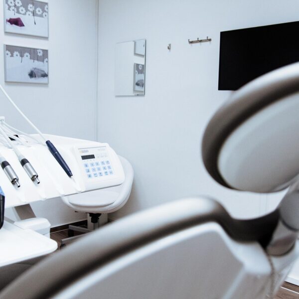 Denti dritti a ogni età: così cambia il sorriso